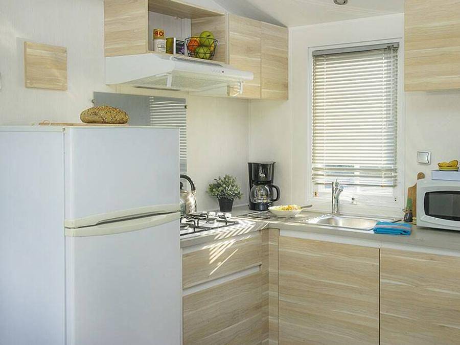 Camping Le Chêne Gris - Mobilhome 4 personnes - Classic | 2 Ch. | 4 Pers. | Terrasse surélévée non couverte | Clim. in Faremoutiers, Seine-et-Marne