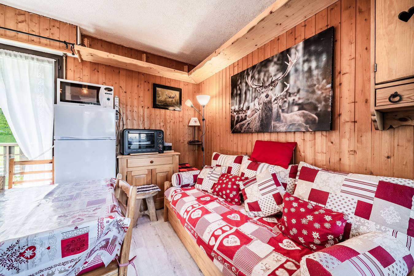 Ganze Wohnung, Appartement 'Évasion Alpine, Ski, Blick auf Genfersee' mit Seeblick, privater Terrasse & Wlan in Thollon-les-Mémises, Thonon-les-Bains und Umgebung