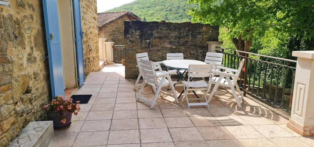 Location de vacances pour 6 personnes, avec terrasse et piscine à Saint-Benoît - 2