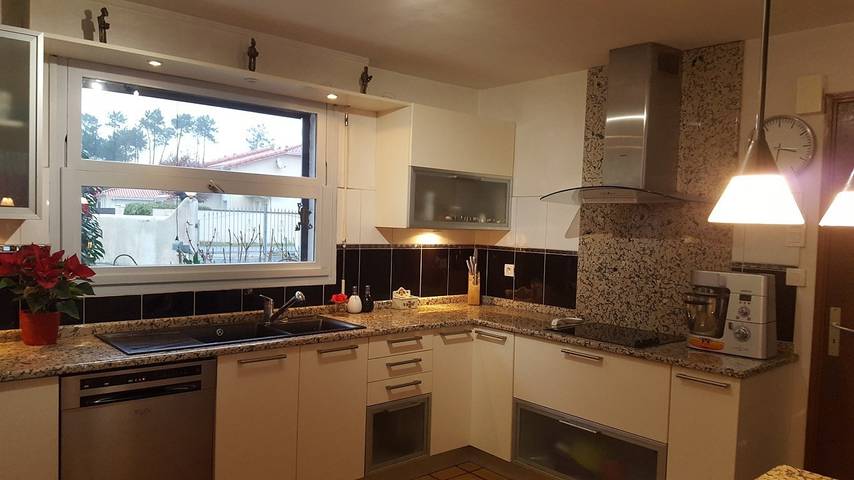 Gîte pour 8 personnes, avec jardin ainsi que piscine et jacuzzi dans Biscarrosse (bourg) - 4