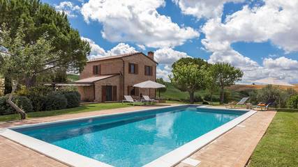 Villa pour 8 personnes, avec jardin et piscine dans Val d'Orcia