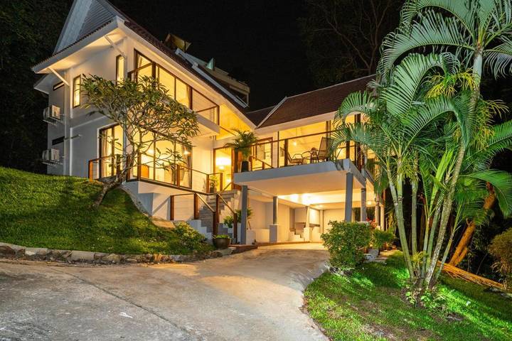 Villa für 6 Personen, mit Ausblick und Pool sowie Garten in Phuket