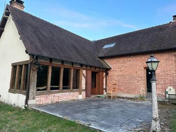 Maison de campagne pour 12 personnes, avec jardin ainsi que vue sur le lac et vue, adapté aux familles à Souesmes