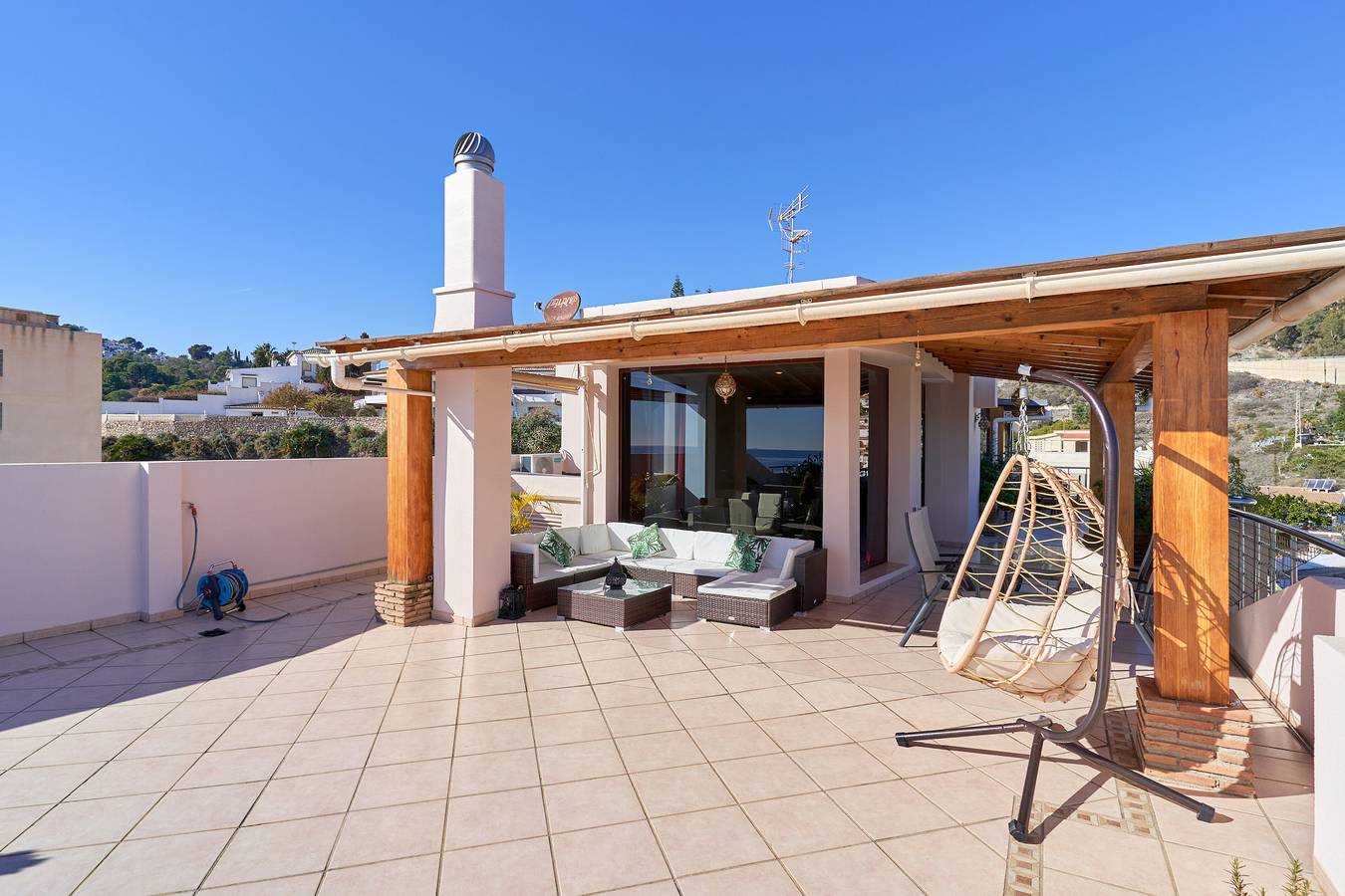 Ganze Wohnung, Ferienwohnung 'Argali Beach' in Strandnähe mit Meerblick, Terrasse und Wlan in Almuñecar, Costa Tropical