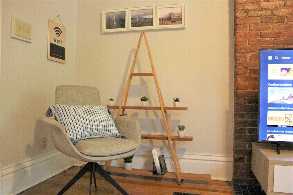 Ganze Wohnung, Modern European 👍 Style 1Br Near Dt on Historic St. in Columbus, Ohio