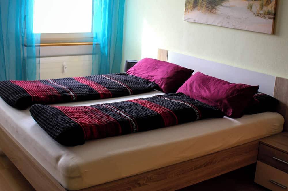 Ganze Wohnung, Ferienwohnung als Wohlfühloase mit sonnigem Balkon  5 Min vom Rheinfall entfernt in Neuhausen am Rheinfall, Kanton Schaffhausen