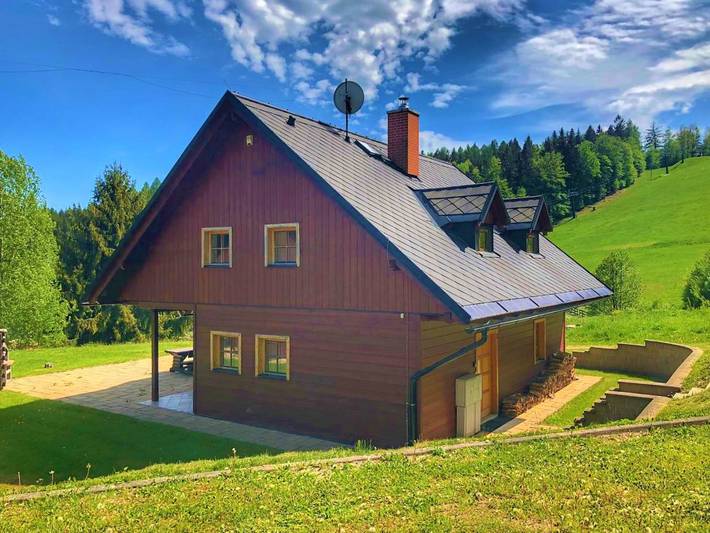 Vakantiehuis voor 9 personen, with sauna and tuin as well as balkon in Bohemen
