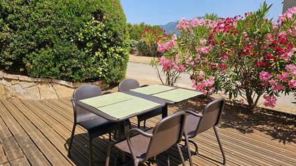 Maison d’hôte pour 2 personnes, avec terrasse ainsi que piscine et vue à Propriano