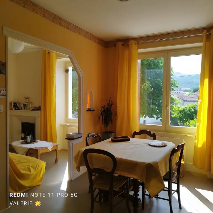 Hel lejlighed, Holiday Home 'Gîte de la Place Langeac' in Langeac, Haute-Loire