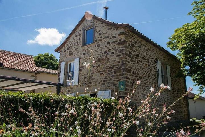 Gîte pour 4 personnes, avec terrasse et jardin, animaux acceptés à Le Ségur