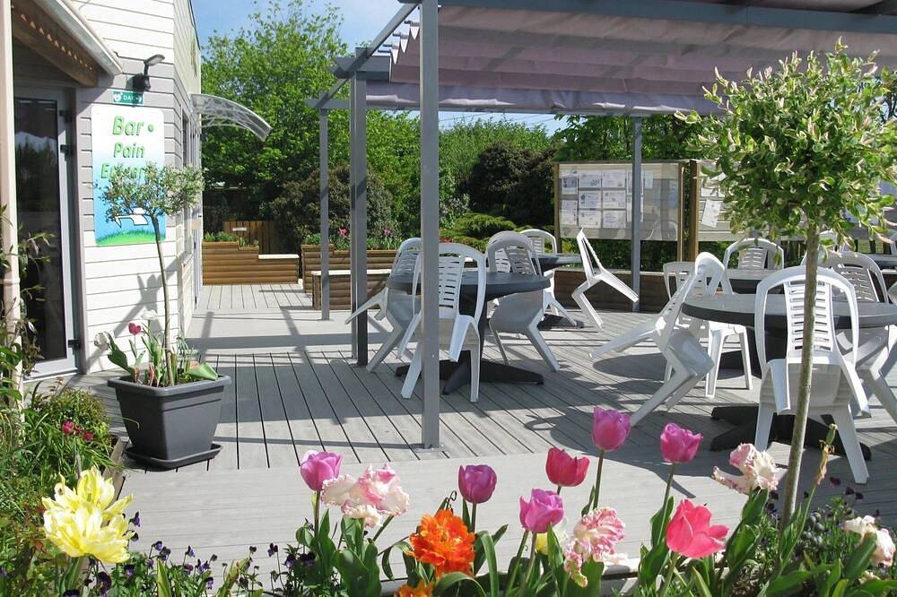 Zecamping 4* piscine couverte dog friendly jacuzzi mobil-home Bbq 24m2 in Apremont, Vallée de la Loire