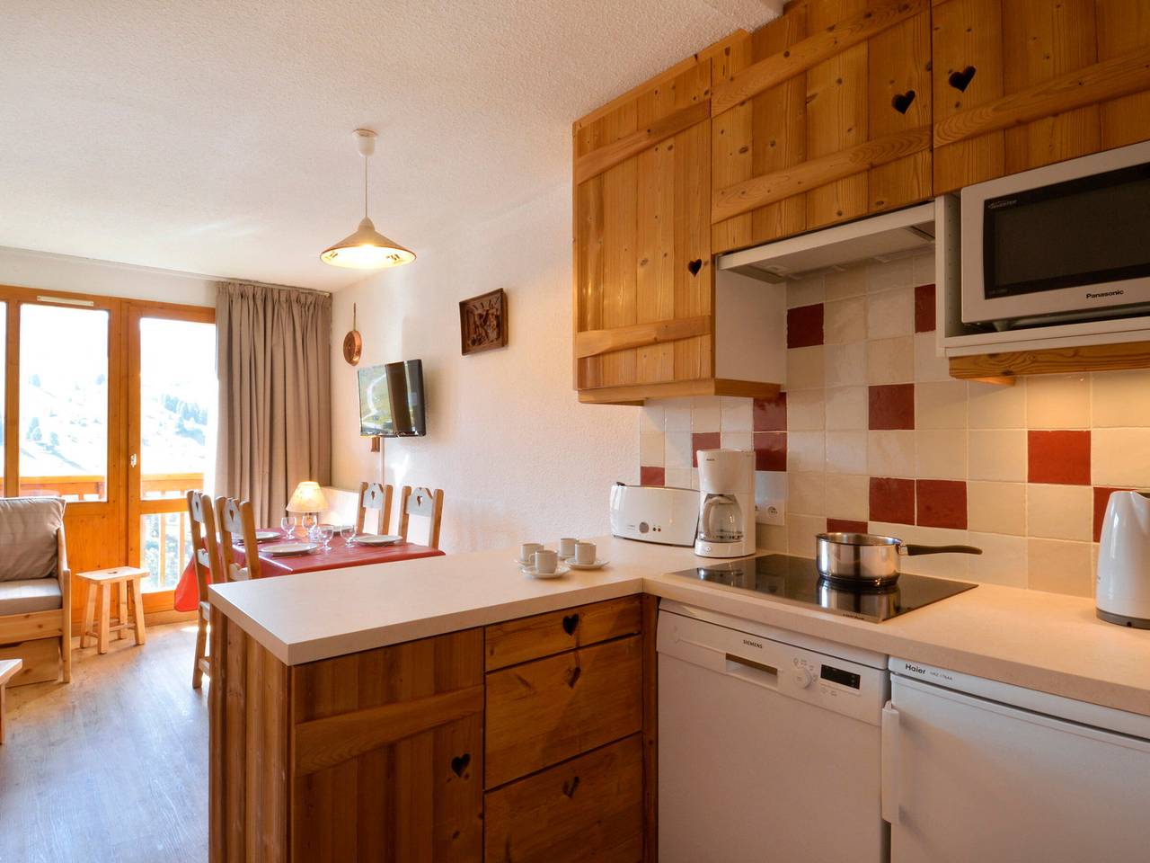 Entire apartment, Renovated comfy apartment 5 ppl at slopes with Wifi and pets allowed in Belle Plagne, La Plagne-Tarentaise