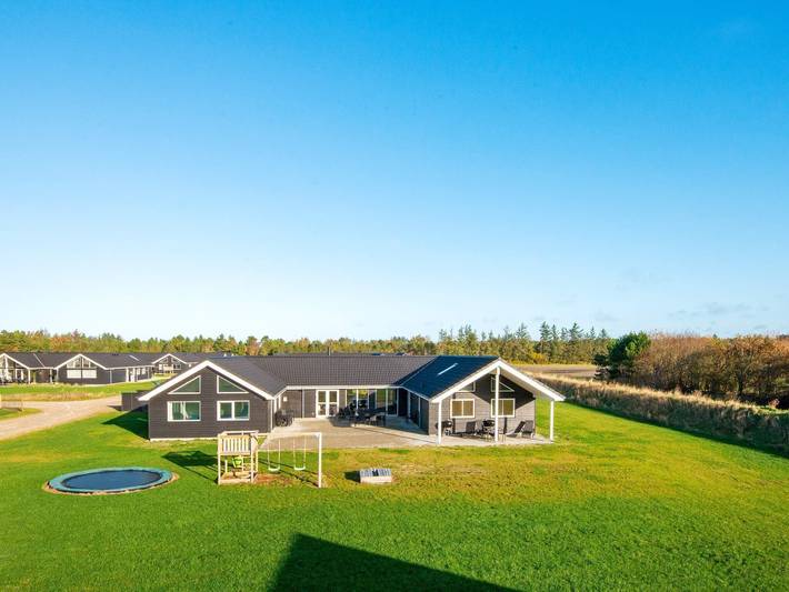 Ferienhaus für 24 Personen, mit Pool und Sauna sowie Whirlpool und Terrasse, mit Haustier in Houstrup Strand