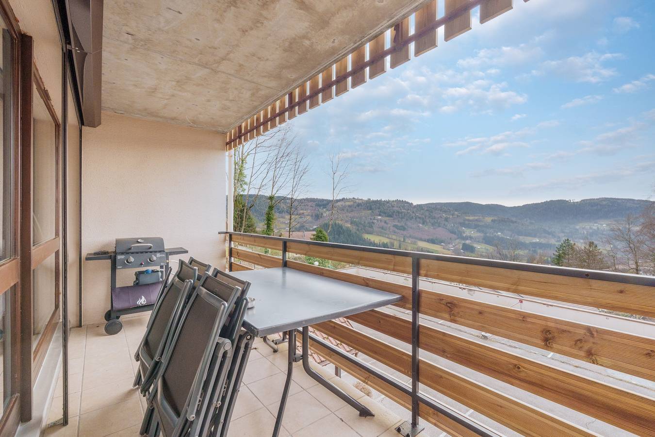 Apartamento entero, La Résidence Le Belvédère - Avec Balcon in Le Tholy, Región de Épinal