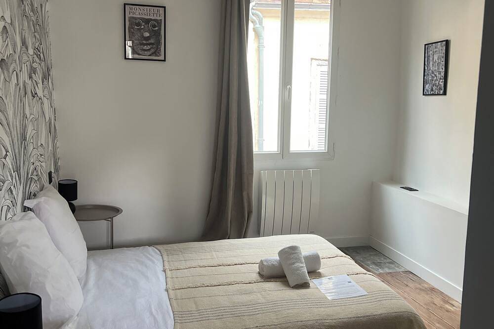 Chambre Picassiette - 1  Avec Coin Repas-Billard-Babyfoot-Terrasse in Chartres, Région de Chartres