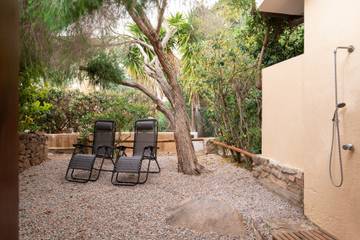 Gîte pour 4 personnes, avec terrasse et jardin, animaux acceptés à Monte Petrosu