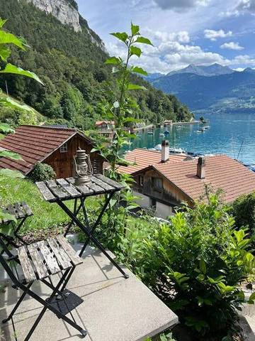 Gîte pour 2 personnes, avec vue ainsi que vue sur le lac et terrasse à Sigriswil