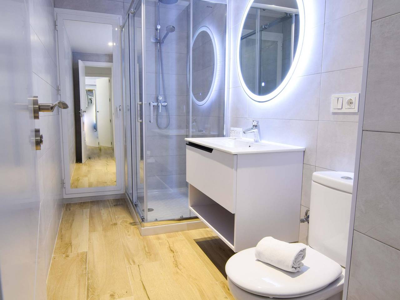 Apartamento vacacional entero, Letmalaga Square Merced A in Málaga Centro, Málaga