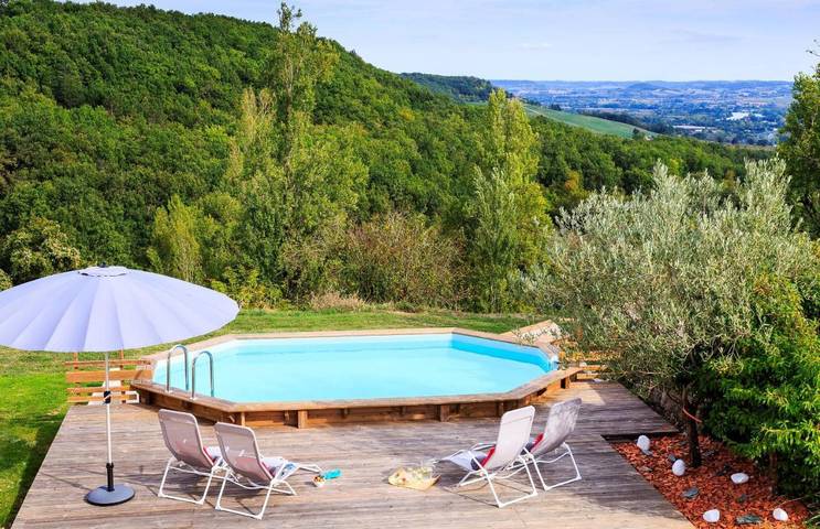 Villa pour 5 personnes, avec jardin ainsi que piscine et vue, animaux acceptés