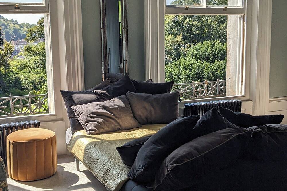 Entire apartment, Huge 1 bed in Historical Garrison with Dover Castle View & Sea view. in Dover, Kent