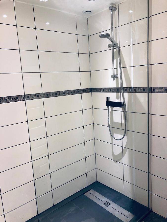 Location de vacances pour 6 personnes, avec piscine ainsi que jardin et jacuzzi, adapté aux familles à Bort-les-Orgues - 2