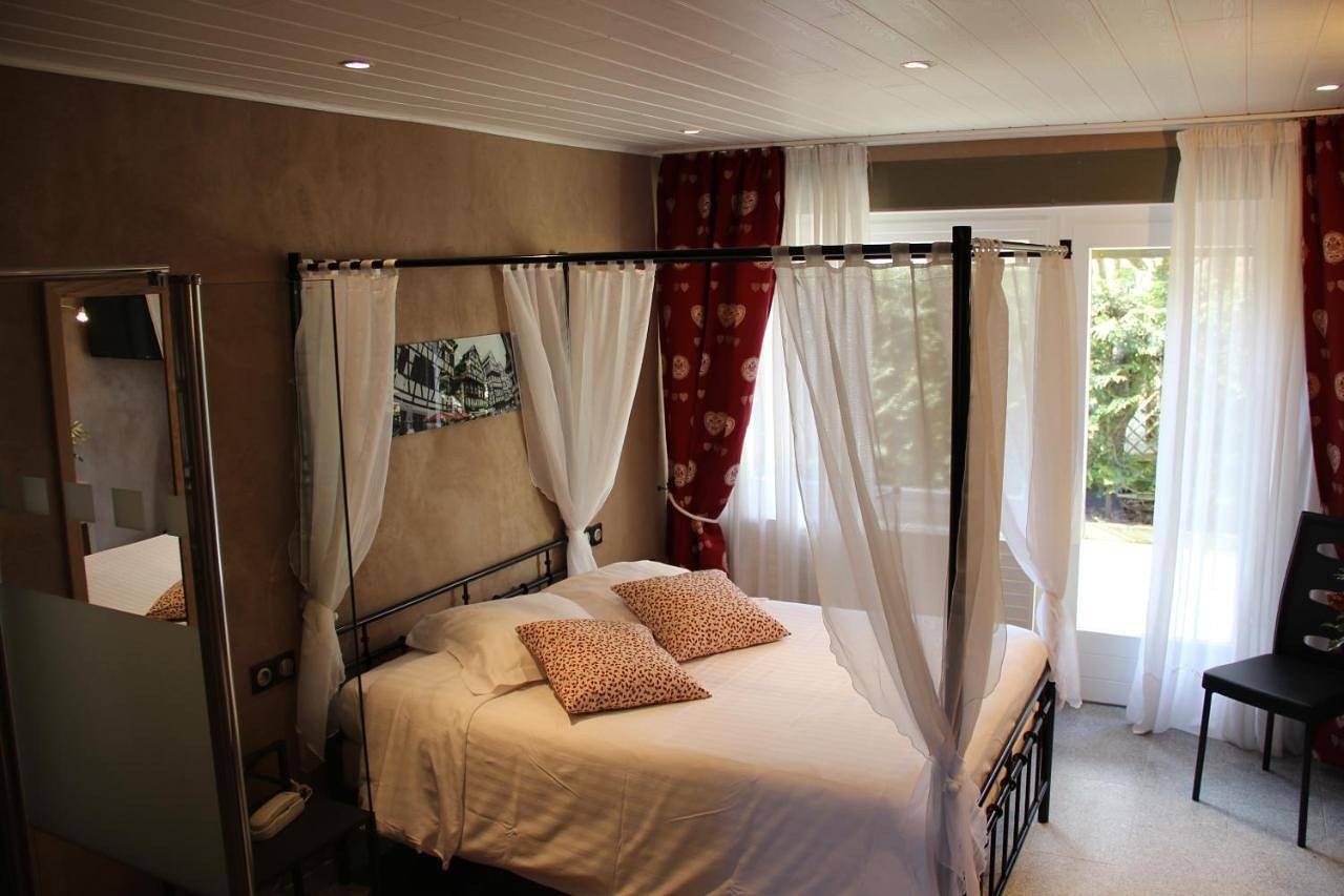 Hotel Restaurant Les Pins logis in Haguenau, Nord de l'Alsace