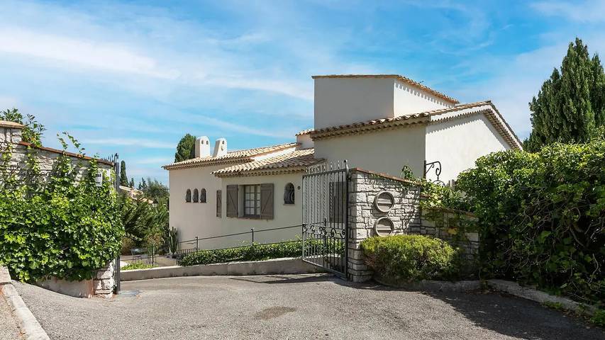 Villa pour 11 personnes, avec jardin et piscine à Mandelieu-la-Napoule