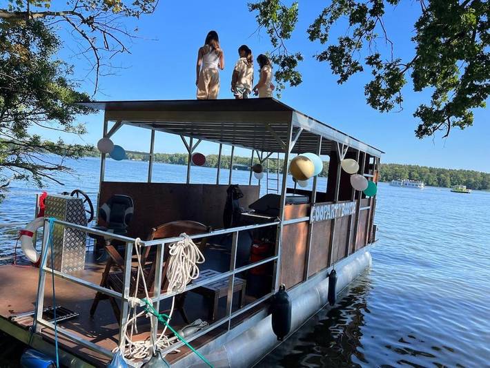 Boot für 23 Personen, mit Terrasse und Ausblick sowie Seeblick