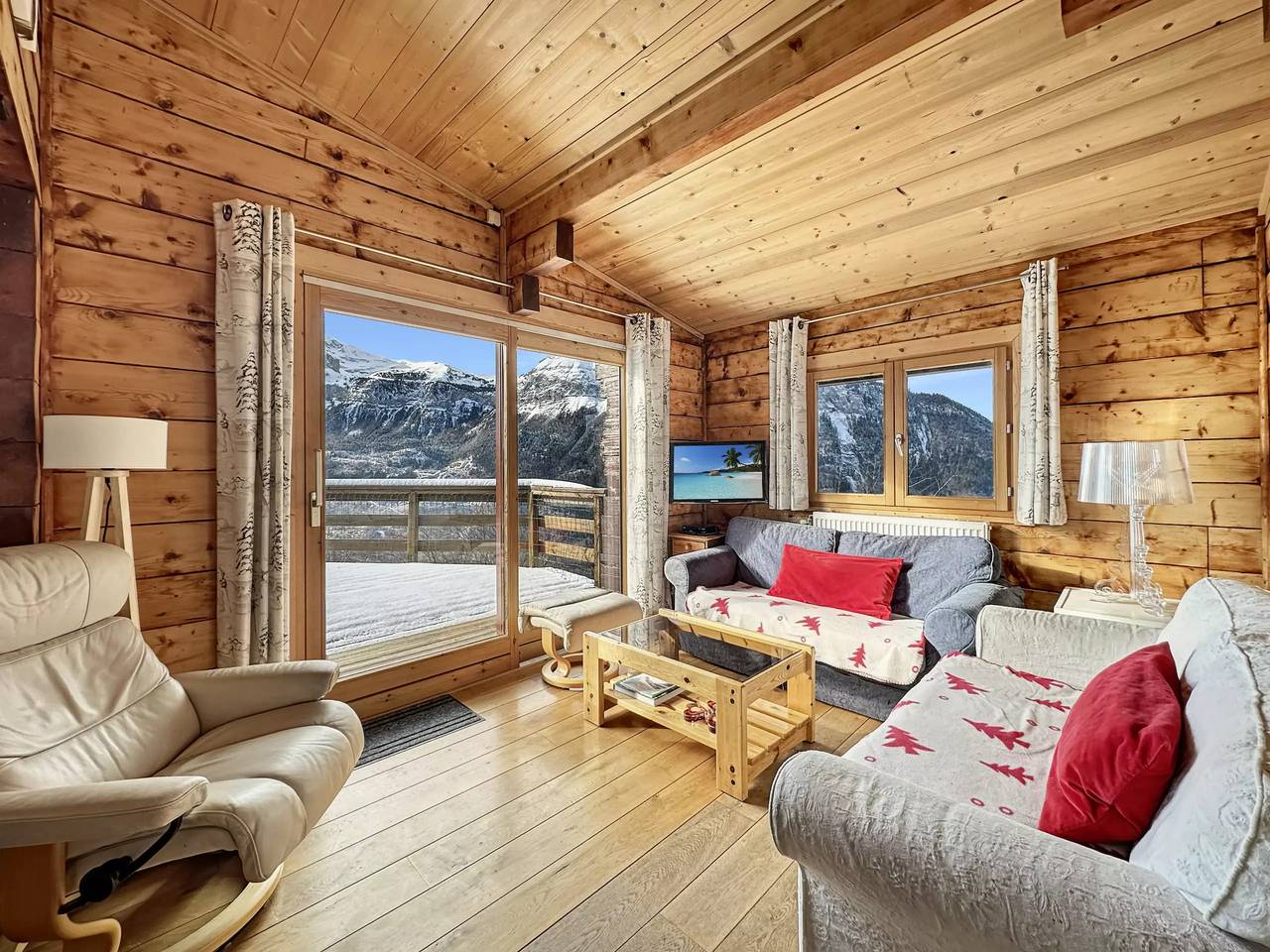 Ch201 Chalet 6 Pers Nearby village in Les Carroz, Arâches-la-Frasse