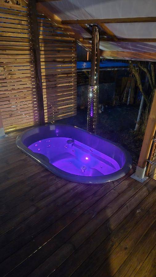 Gîte pour 2 personnes, avec sauna et jardin ainsi que piscine et jacuzzi dans Fremifontaine - 4