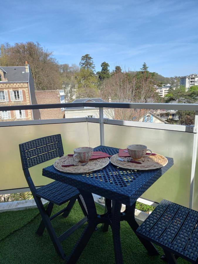 Gîte pour 2 personnes, avec Balcon ainsi que Terrasse et Vue à Sainte-Adresse