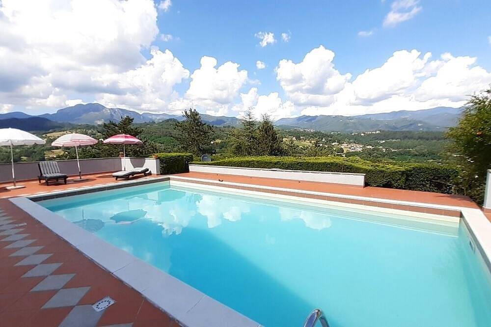 Agriturismo per 12 Persone in Camporgiano, Parco Regionale delle Alpi Apuane
