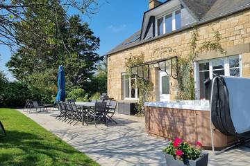 Gîte pour 10 personnes, avec jacuzzi à Huisnes-sur-Mer