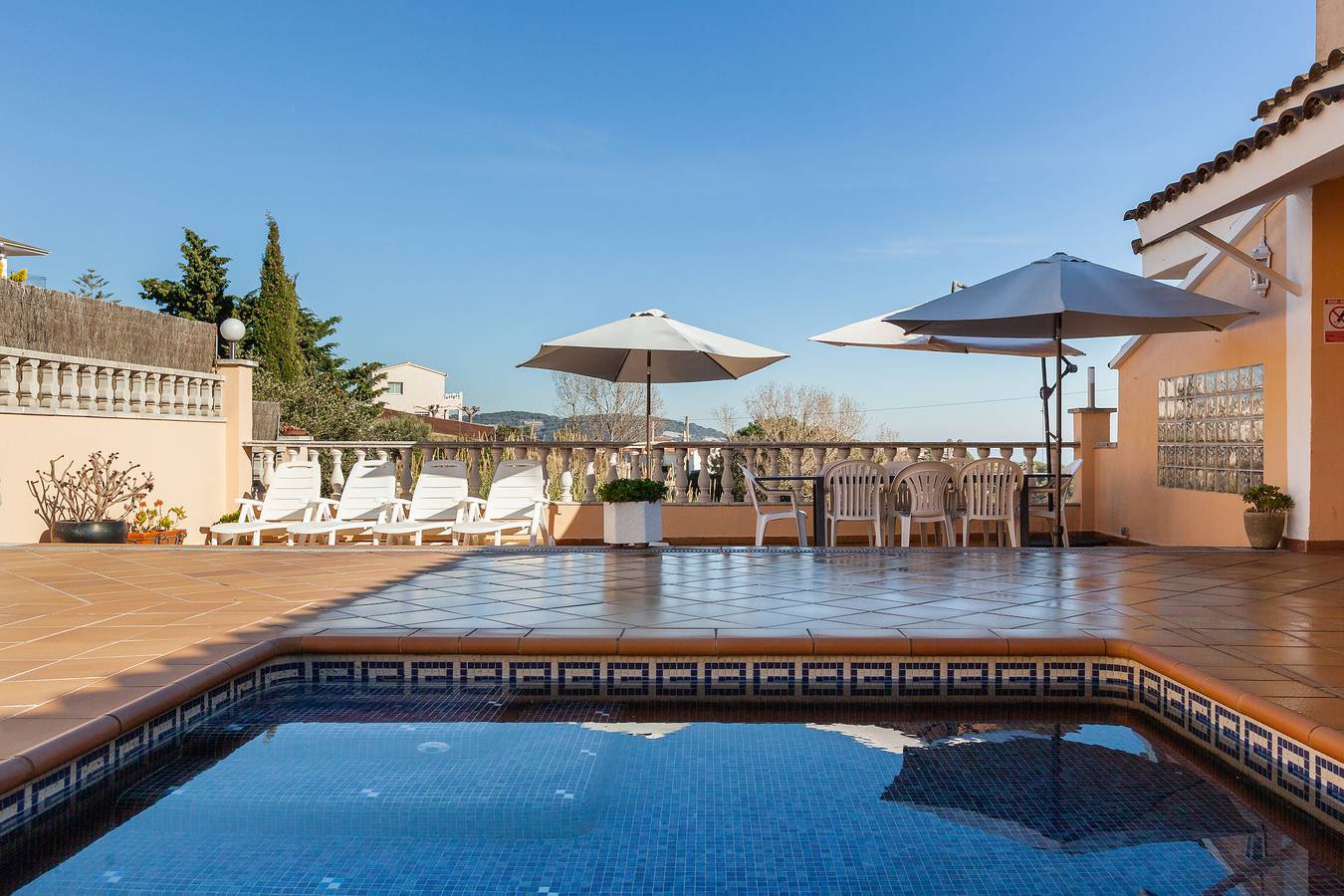 Casa de férias 'Villa Sol' com vista para o mar, piscina privada e Wi-Fi in Sant Cebrià de Vallalta, Costa del Maresme