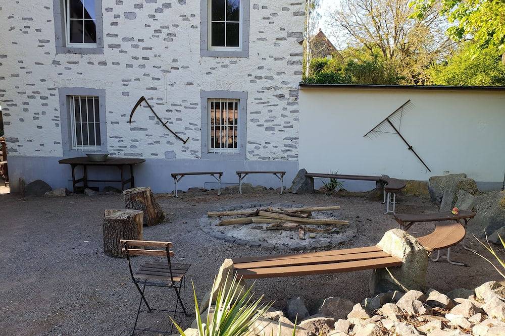 Ganze Wohnung, Traumferienwohnung auf idyllischem Hof Nähe Burg Eltz in Burg Eltz, Münstermaifeld