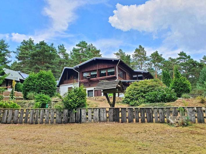 Ferienhaus für 10 Personen, mit Terrasse und Garten sowie Seeblick in Kagar