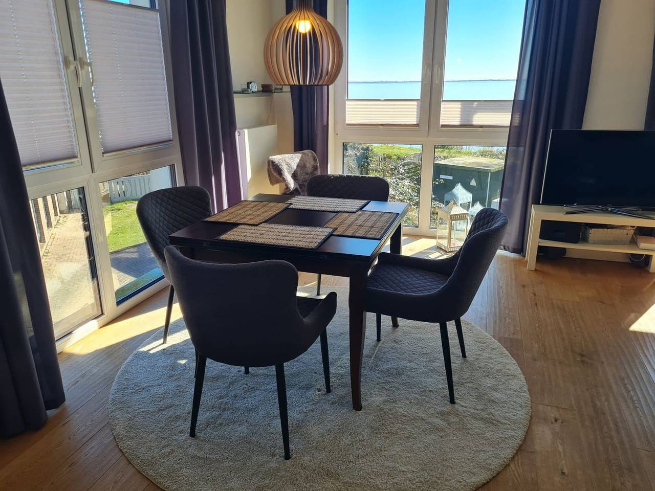 Ganze Wohnung, Modernes Ferienapartment Lieblingsort(h) mit Meerblick, Balkon und Parkplatz in Westfehmarn, Fehmarn