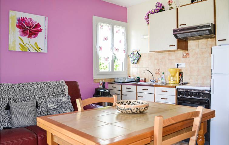 Appartement confortable de 2 chambres à coucher avec parking et TV - 2km de Le Bouyssou in Saint-Bressou, Lot