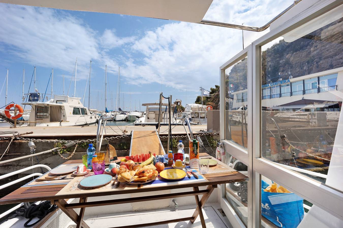 Barca 'Aloha Jak's' con vistas al mar, Wi-Fi y aire acondicionado in Alassio, Riviera di Ponente