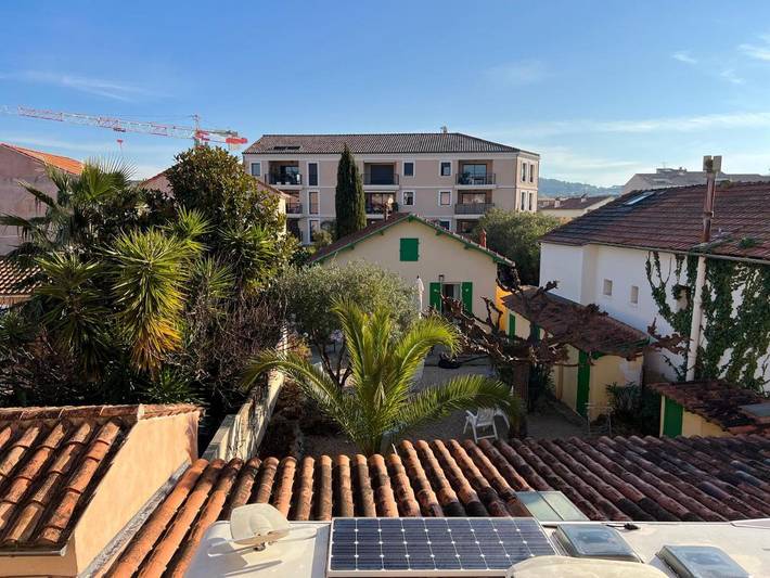 Location de vacances pour 4 personnes, avec Balcon et Terrasse ainsi que Jardin et Piscine dans Theatre Galli Sanary Sur Mer - 4