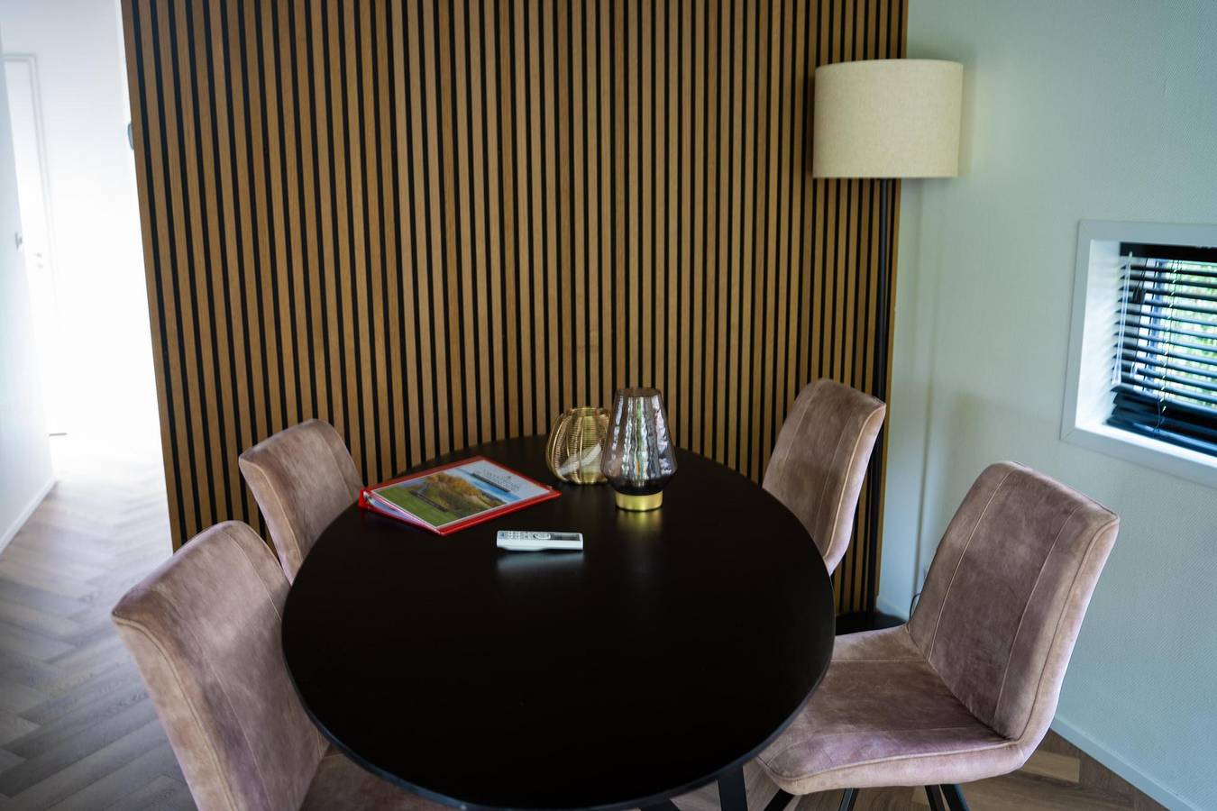 Vakantiepark De Thijmse Berg — Bos Cottage met hottub | 4 personen in Rhenen, Provincie Utrecht