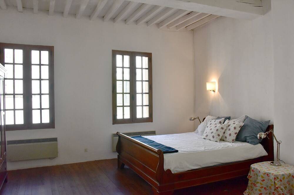 Maison de ville médiévale au coeur du village avec piscine privée, terrasse et cour paisible in Saint-Antonin-Noble-Val, Tarn-et-Garonne