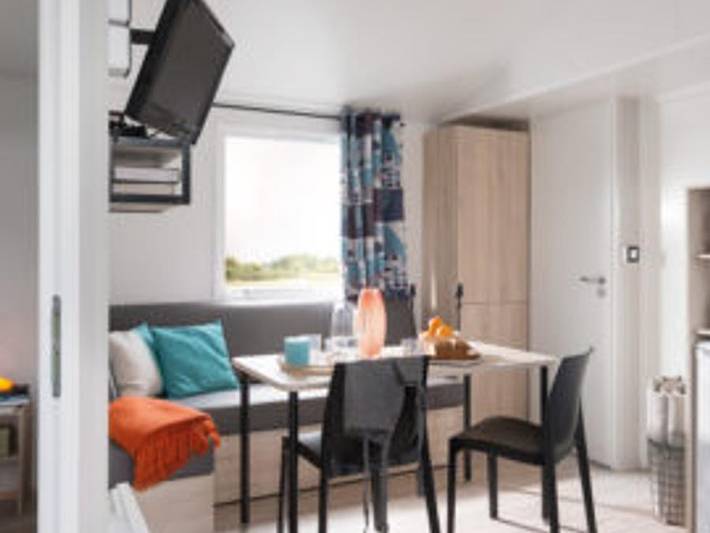 Camping La Foret Stella Plage - Mobilhome 4 personnes - Cottage Opale Vacances - 2 chambres - 27m2 - Terrasse en bois in Cucq, Région de Montreuil