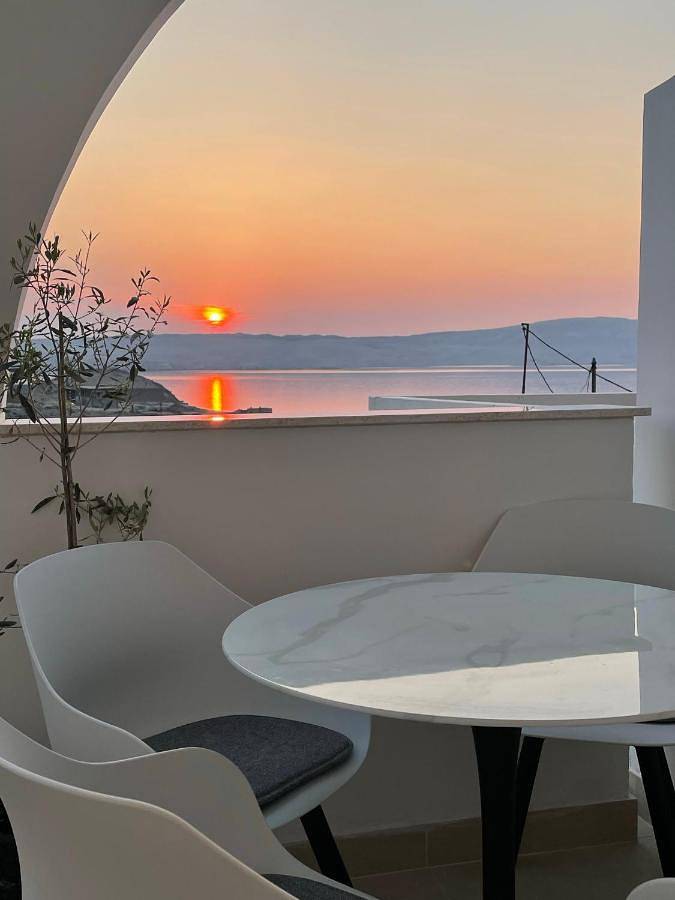 Ferienwohnung für 4 Personen, mit Balkon und Terrasse sowie Ausblick in Stinica