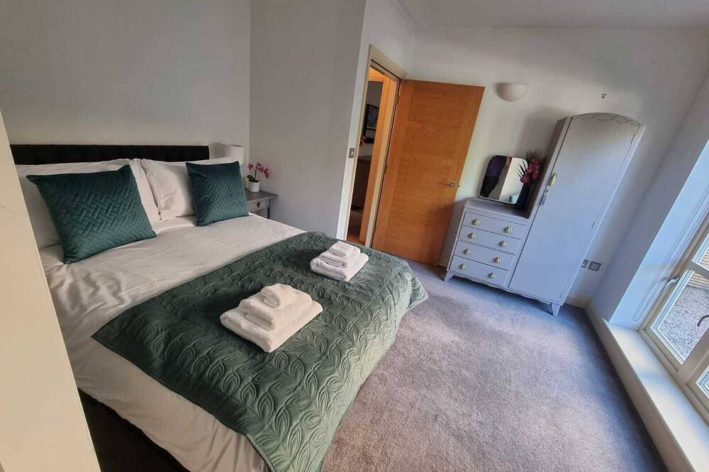 Entire apartment, Ground floor flat in town centre with parking and outdoor space in North Yorkshire