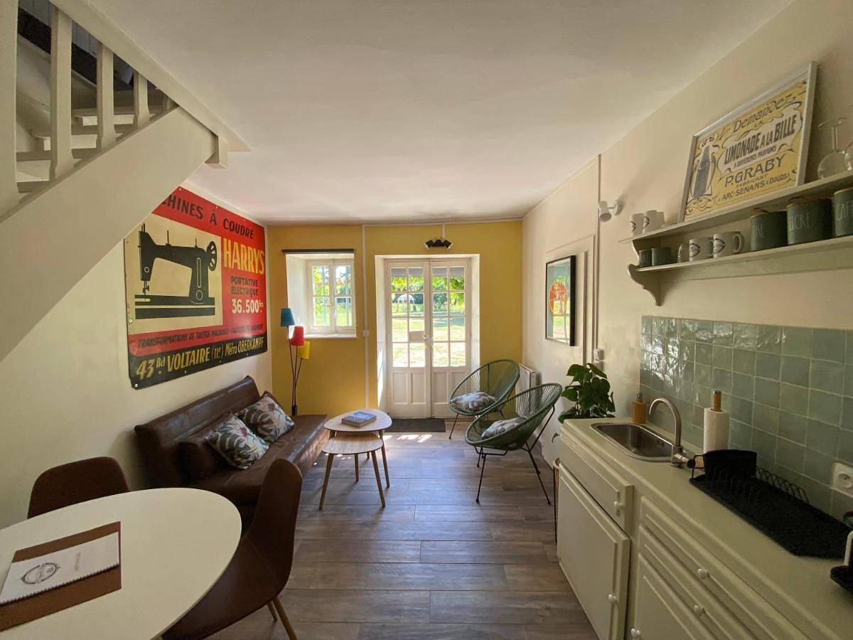 Double Room with Private Bathroom in Quingey, Jura Francais