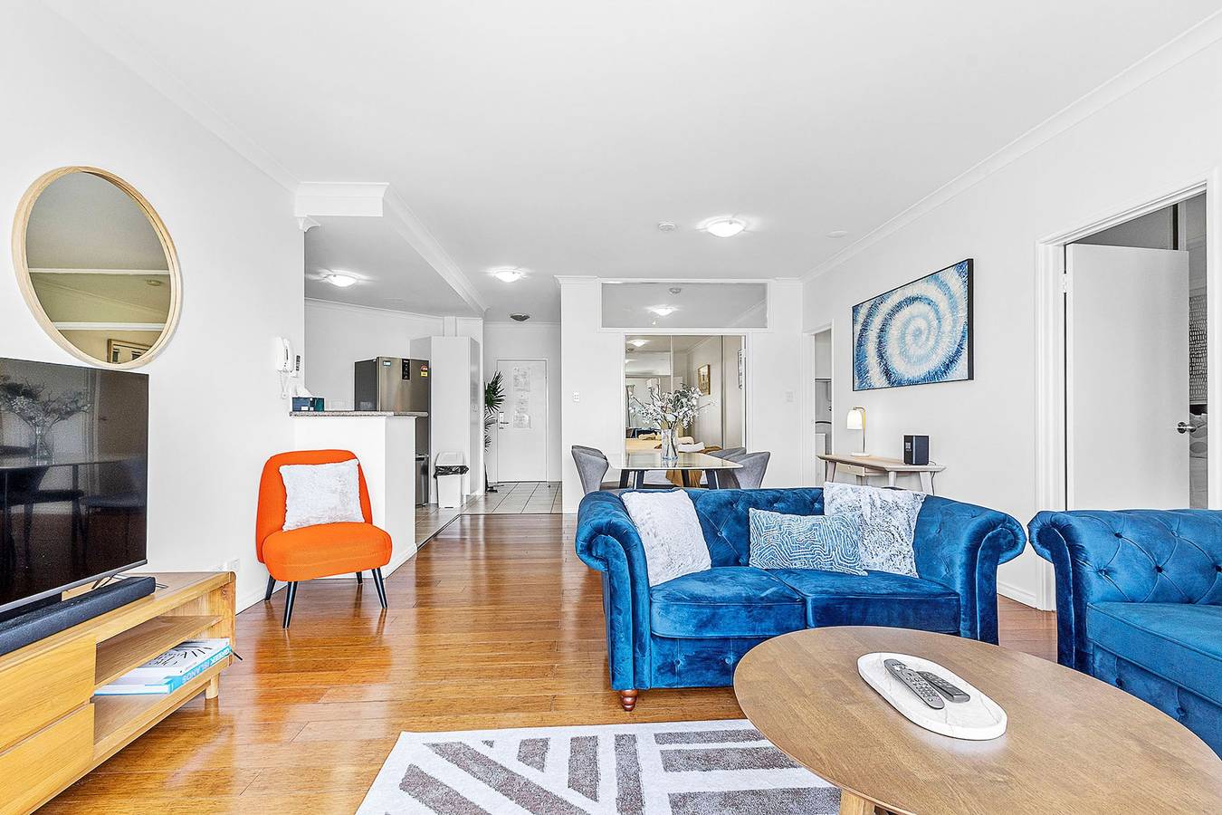 Entire apartment, Modern 2Br | Pool, Gym, Parking in East Perth, Perth