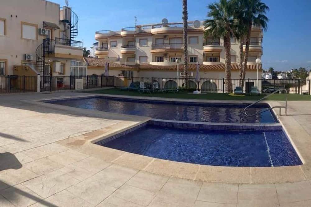 Entire apartment, Villamartin apartment. Excellent location for Golfers, Cyclists and Hikers in Brisas y Golf, Orihuela