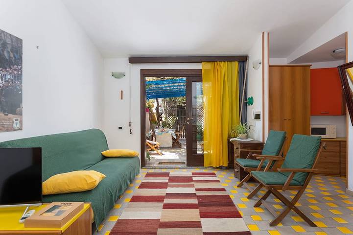 Appartement entier, Lovely studio apartment 200mt from the sea in Torregrande, Oristano