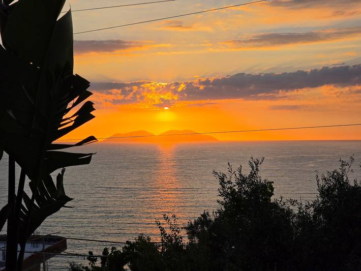 Ferienhaus für 11 Personen, mit Meerblick und Whirlpool sowie Garten in Albanien
